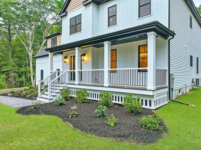 5 North Street, Upton, MA 01568