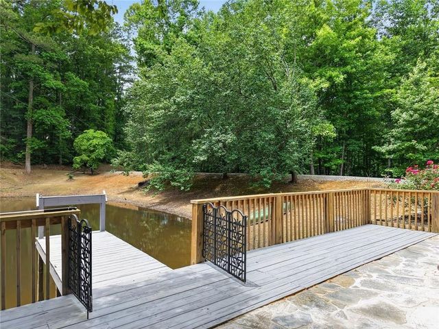 105 Whitestone Road North, Talking Rock, GA 30175