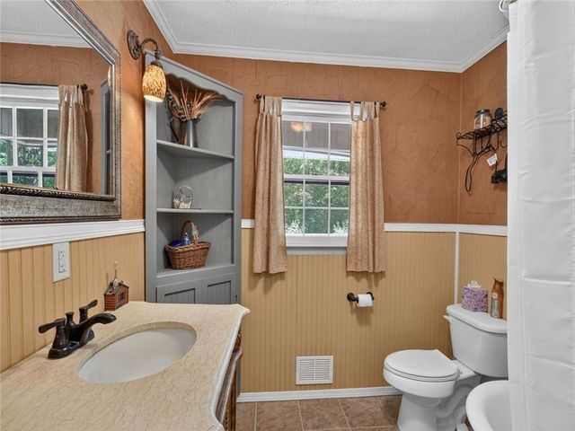 105 Whitestone Road North, Talking Rock, GA 30175
