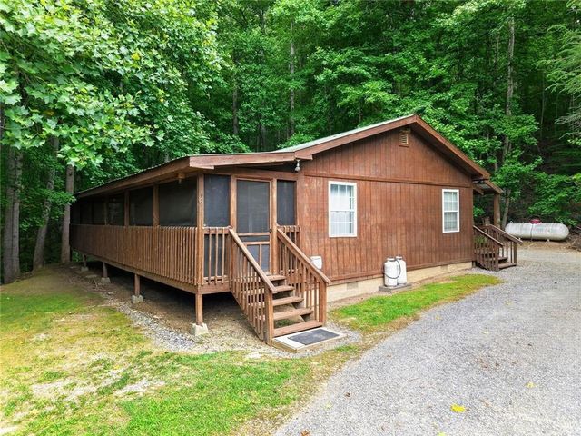105 Whitestone Road North, Talking Rock, GA 30175