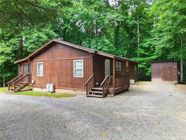 105 Whitestone Road North, Talking Rock, GA 30175
