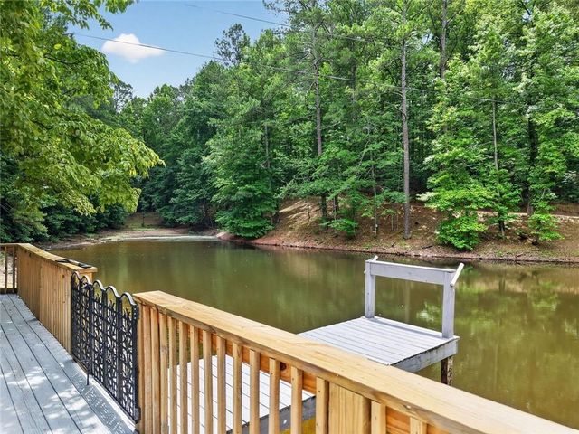 105 Whitestone Road North, Talking Rock, GA 30175