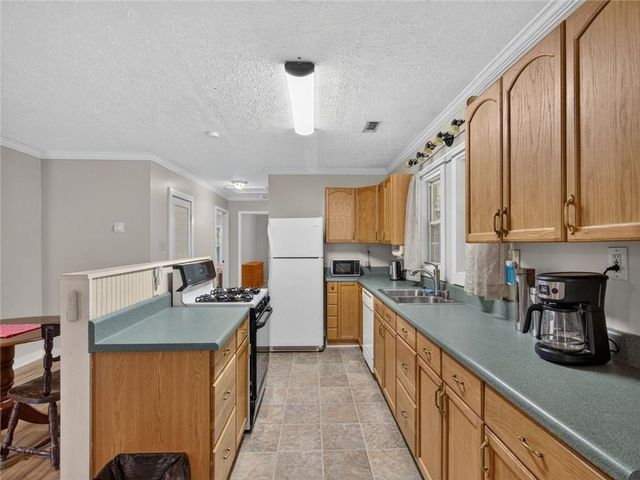 105 Whitestone Road North, Talking Rock, GA 30175