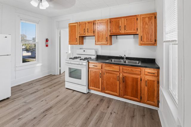 602 S 4th Street, Knoxville, IA 50138