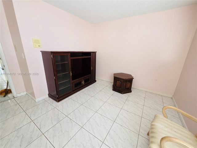 725 NW 123rd Ave, Miami, FL 33182