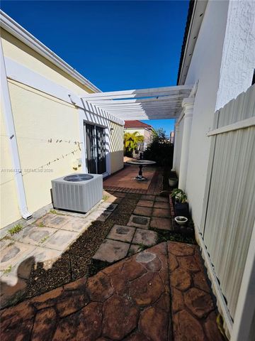 725 NW 123rd Ave, Miami, FL 33182