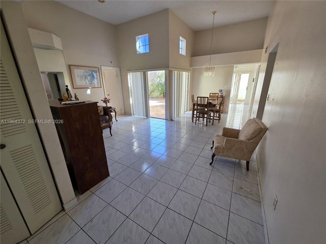 725 NW 123rd Ave, Miami, FL 33182