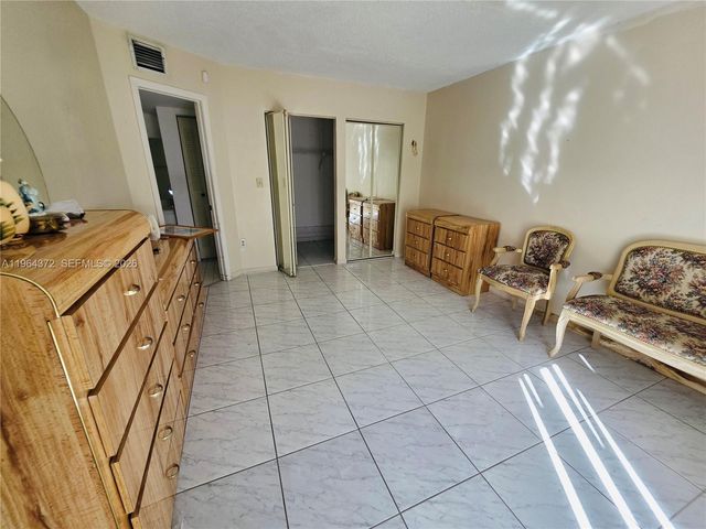 725 NW 123rd Ave, Miami, FL 33182