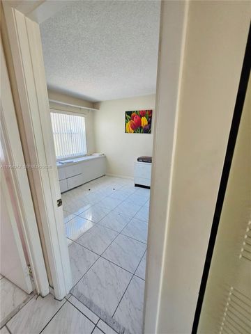 725 NW 123rd Ave, Miami, FL 33182