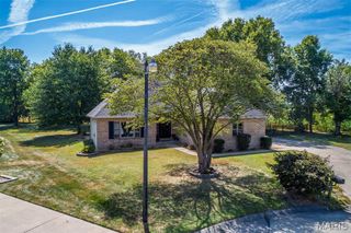 355 Kingsbury Court, Highland, IL 62249