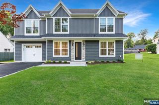 27 Laytham Drive, Wayne, NJ 07470
