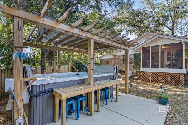 513 3rd Street, Fairhope, AL 36532