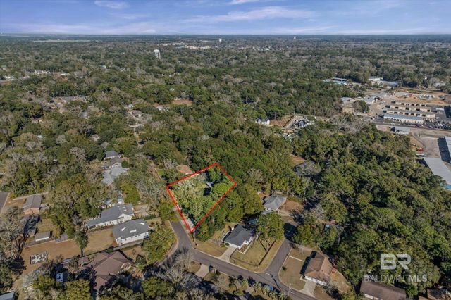 513 3rd Street, Fairhope, AL 36532