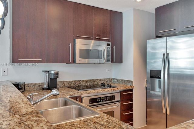 6515 Collins Ave 1110, Miami Beach, FL 33141