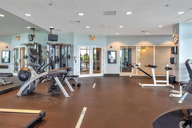 6515 Collins Ave 1110, Miami Beach, FL 33141