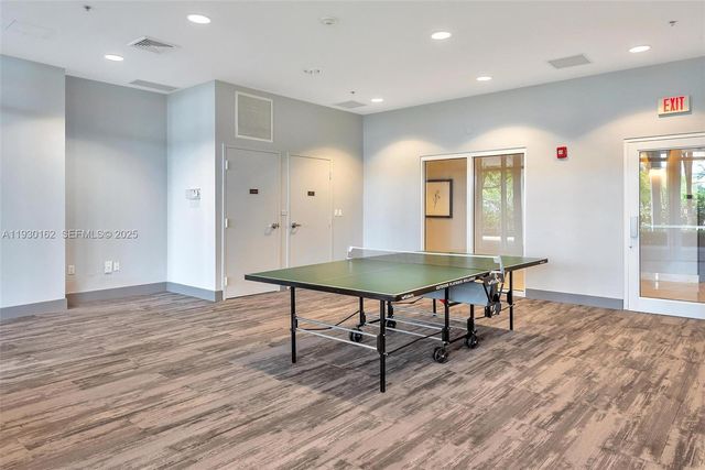 6515 Collins Ave 1110, Miami Beach, FL 33141