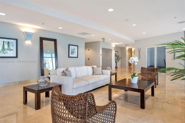 6515 Collins Ave 1110, Miami Beach, FL 33141