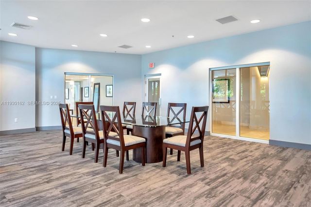 6515 Collins Ave 1110, Miami Beach, FL 33141