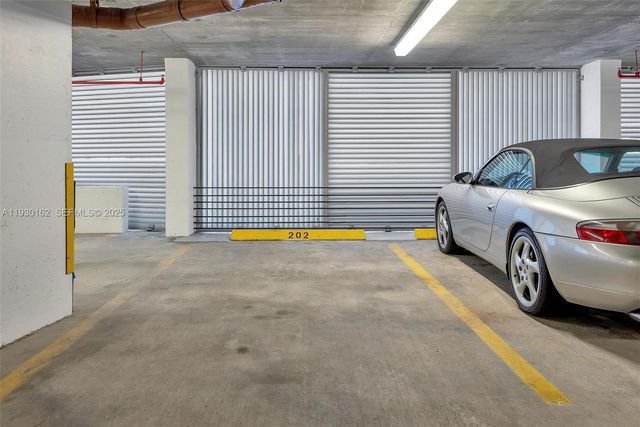 6515 Collins Ave 1110, Miami Beach, FL 33141