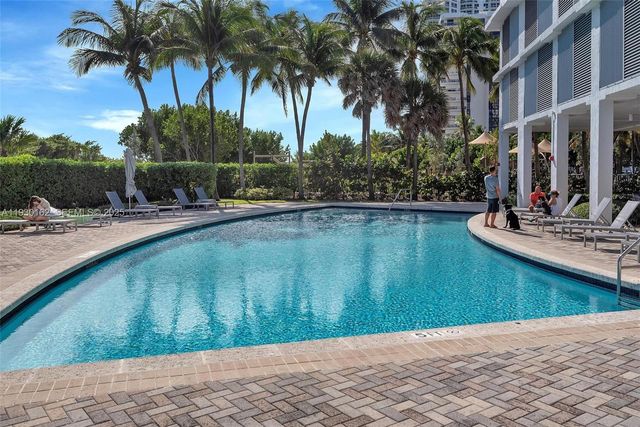 6515 Collins Ave 1110, Miami Beach, FL 33141