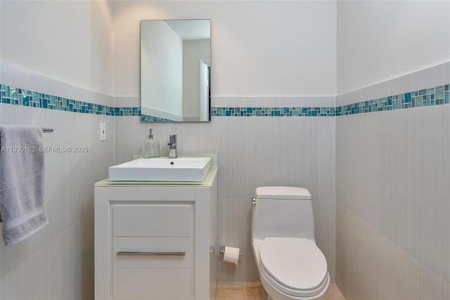 6515 Collins Ave 1110, Miami Beach, FL 33141