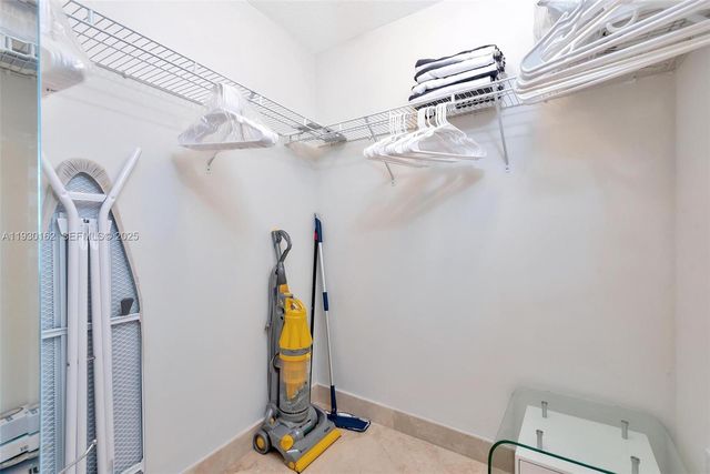 6515 Collins Ave 1110, Miami Beach, FL 33141