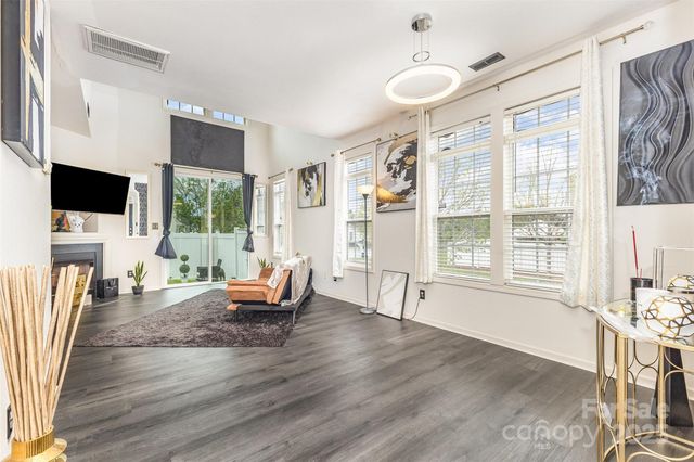 8424 Spirea Court, Charlotte, NC 28215