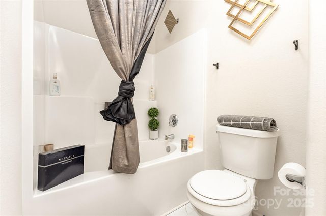8424 Spirea Court, Charlotte, NC 28215
