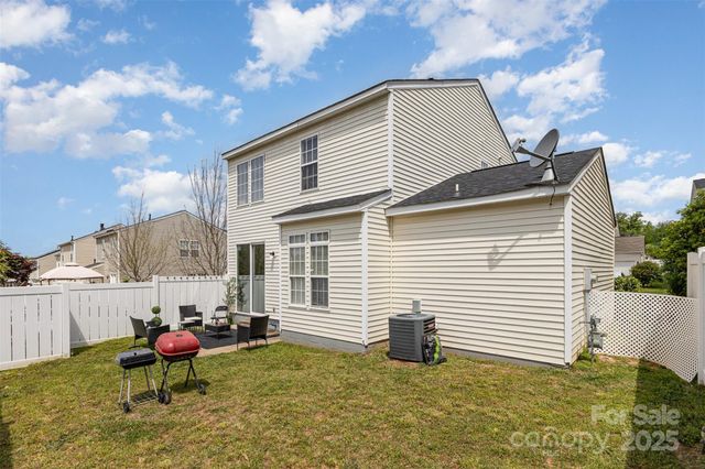 8424 Spirea Court, Charlotte, NC 28215