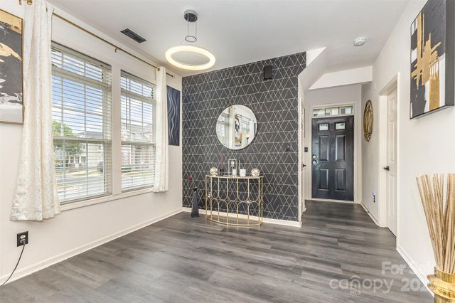 8424 Spirea Court, Charlotte, NC 28215