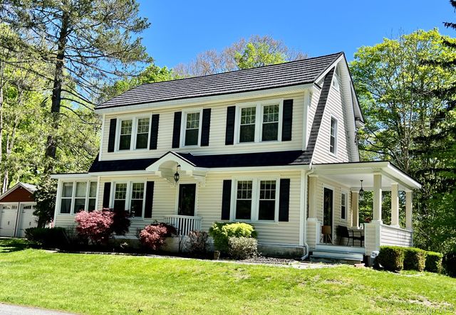 145 Drake Road, Pleasant Valley, NY 12569