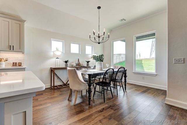 7210 E Queens Place, Broken Arrow, OK 74014