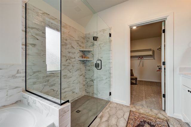 7210 E Queens Place, Broken Arrow, OK 74014