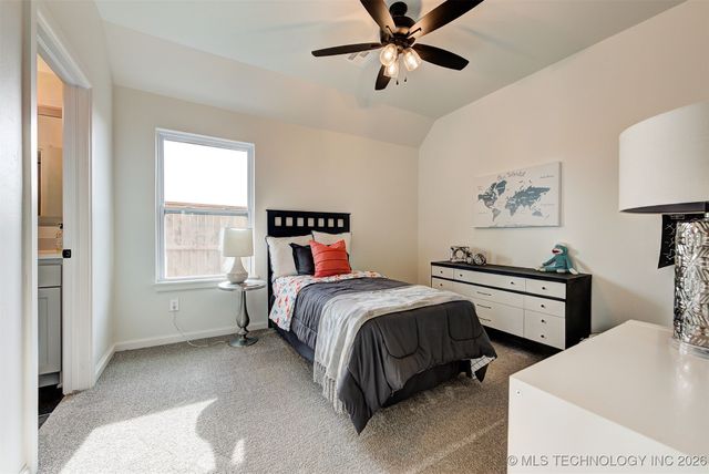 7210 E Queens Place, Broken Arrow, OK 74014