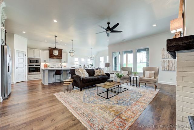 7210 E Queens Place, Broken Arrow, OK 74014