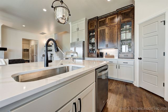 7210 E Queens Place, Broken Arrow, OK 74014