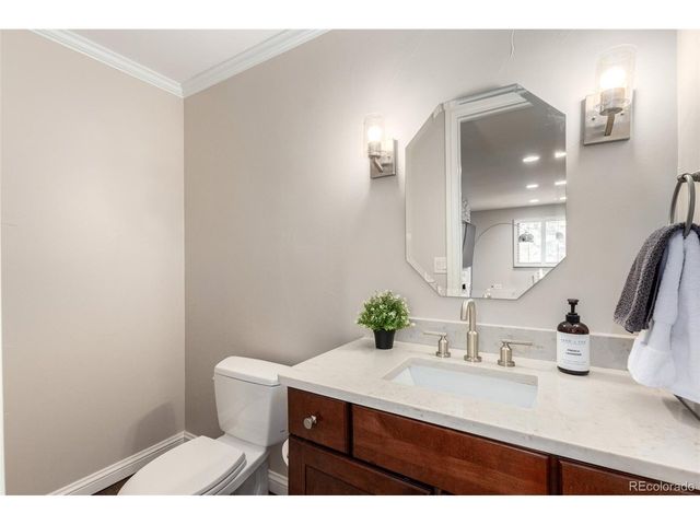 5441 S Clinton Ct, Greenwood Village, CO 80111