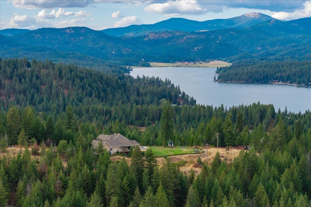 9910 N Elk Ln, Newman Lake, WA 99025 photo 2