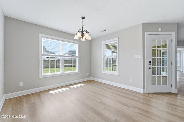 289 Crossroads Store Drive, Jacksonville, NC 28546