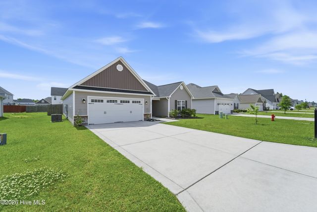 289 Crossroads Store Drive, Jacksonville, NC 28546