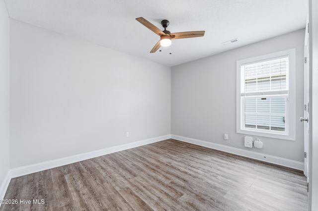 289 Crossroads Store Drive, Jacksonville, NC 28546