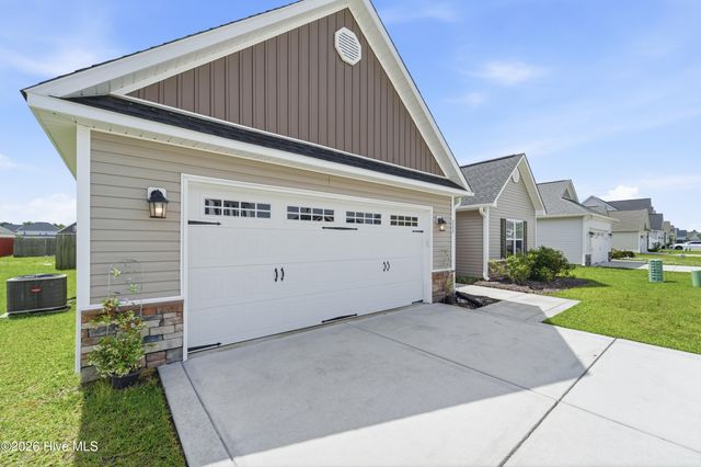289 Crossroads Store Drive, Jacksonville, NC 28546