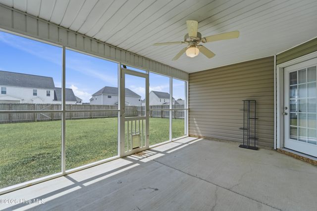 289 Crossroads Store Drive, Jacksonville, NC 28546