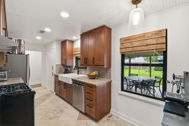 5325 Nina Lee Lane, Houston, TX 77092