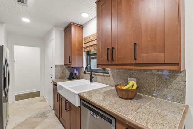 5325 Nina Lee Lane, Houston, TX 77092