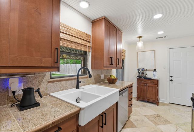 5325 Nina Lee Lane, Houston, TX 77092