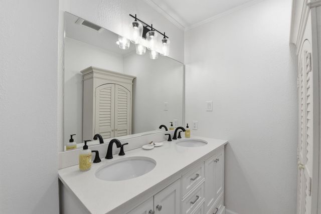 5325 Nina Lee Lane, Houston, TX 77092