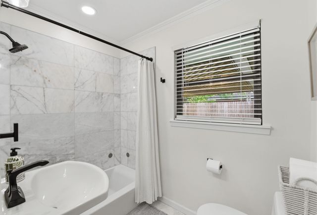 5325 Nina Lee Lane, Houston, TX 77092