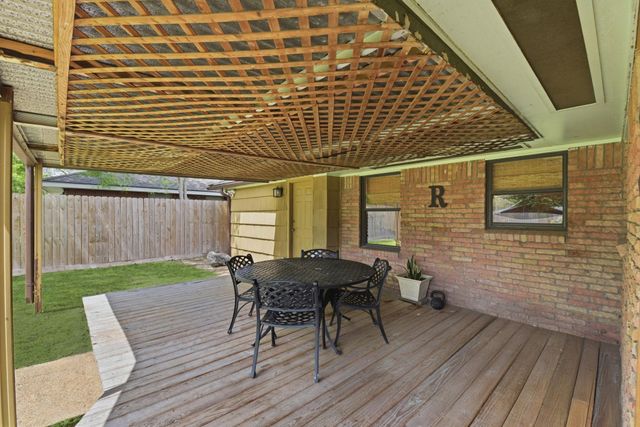 5325 Nina Lee Lane, Houston, TX 77092