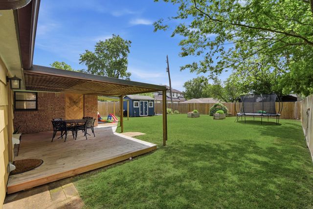 5325 Nina Lee Lane, Houston, TX 77092